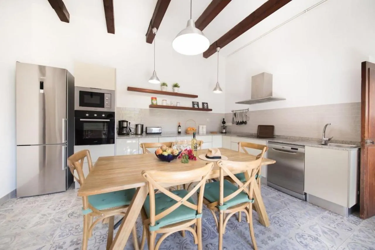 Villa Rae Soller