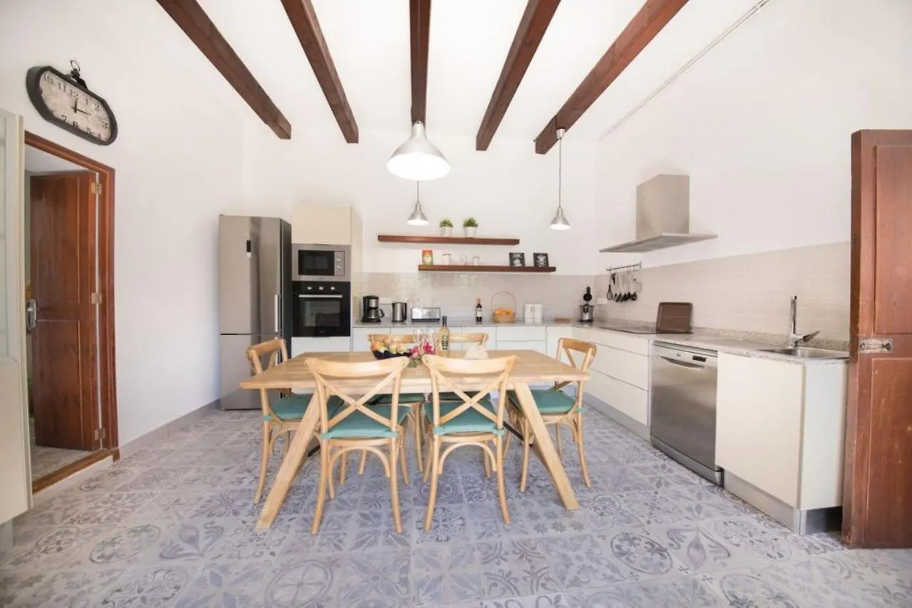 Villa Rae Soller
